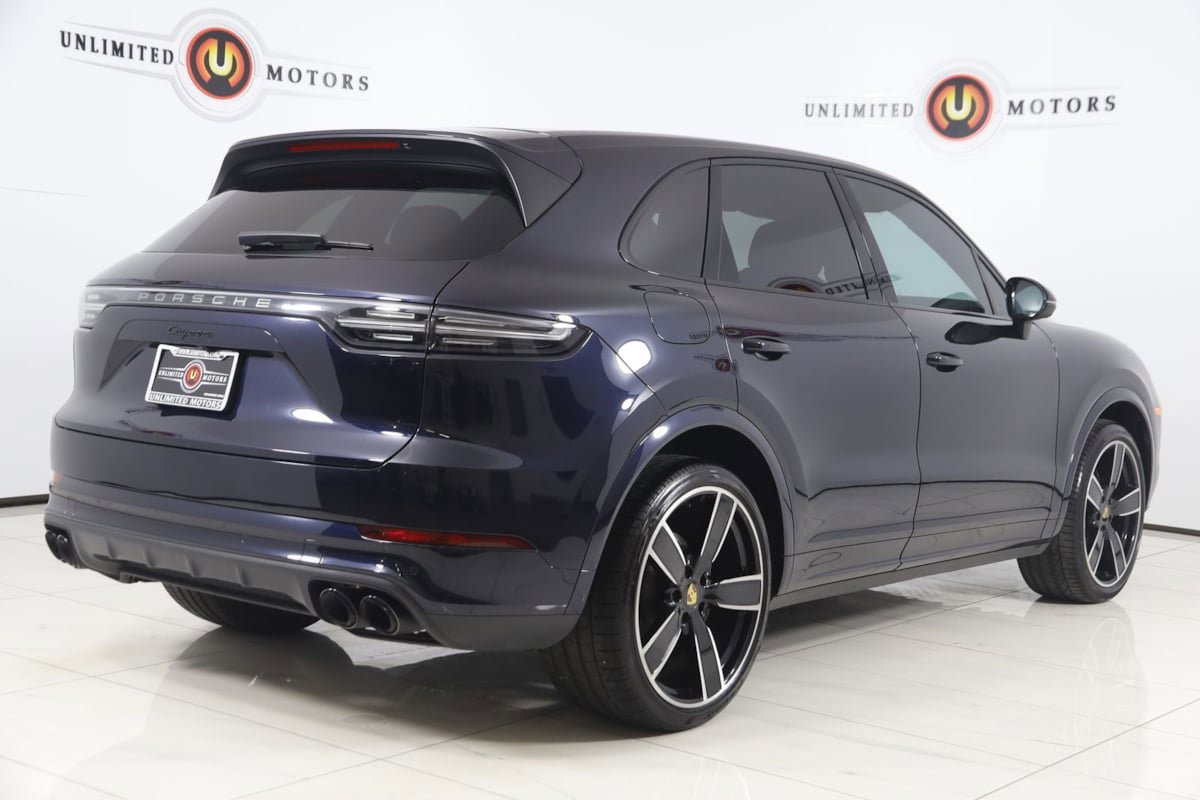 Used 2022 Porsche Cayenne Platinum Edition w/ Premium Package Plus AWD/4WD image 3
