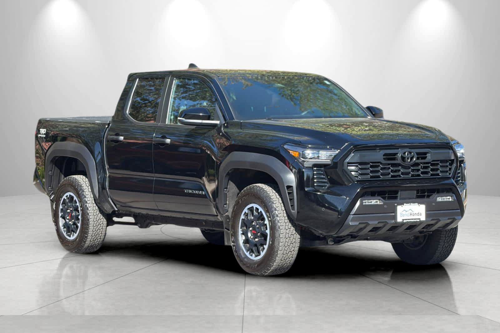 Used 2024 Toyota Tacoma TRD Off-Road w/ TRD Off Road Upgrade Package AWD/4WD image 9