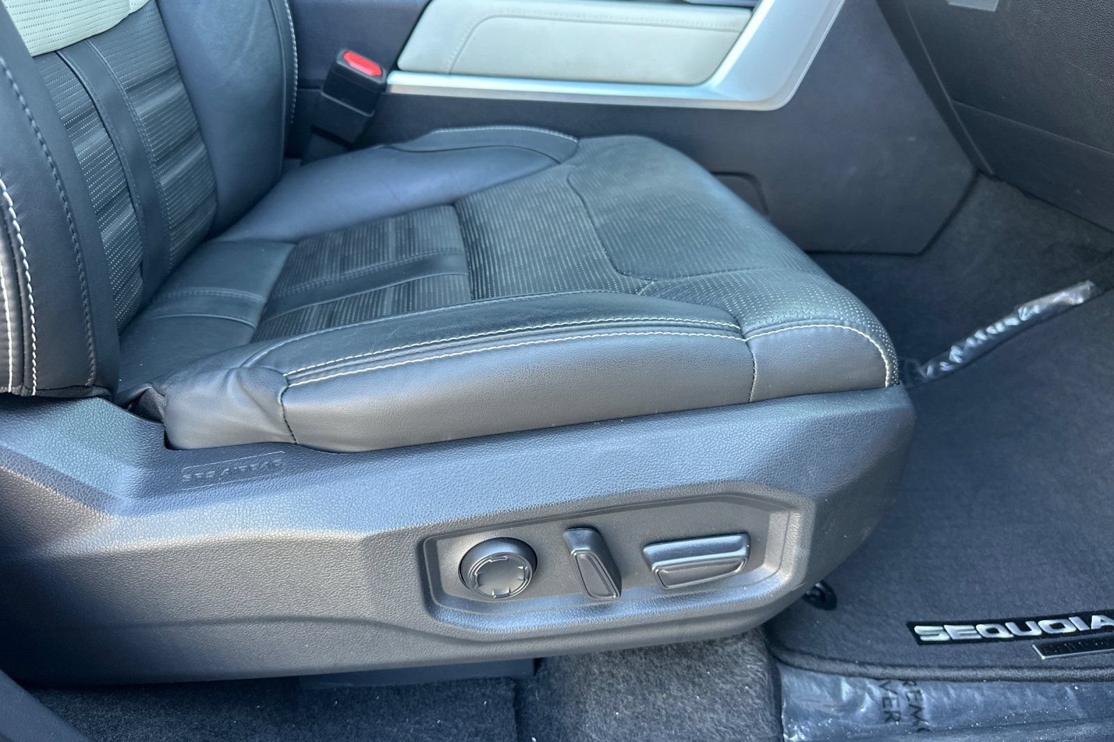 Used 2024 Toyota Sequoia Capstone AWD/4WD image 24