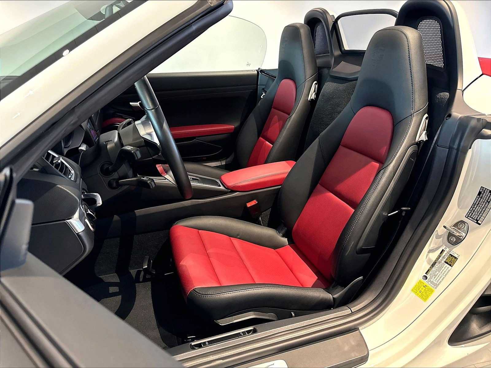 Used 2024 Porsche 718 Boxster S RWD image 9