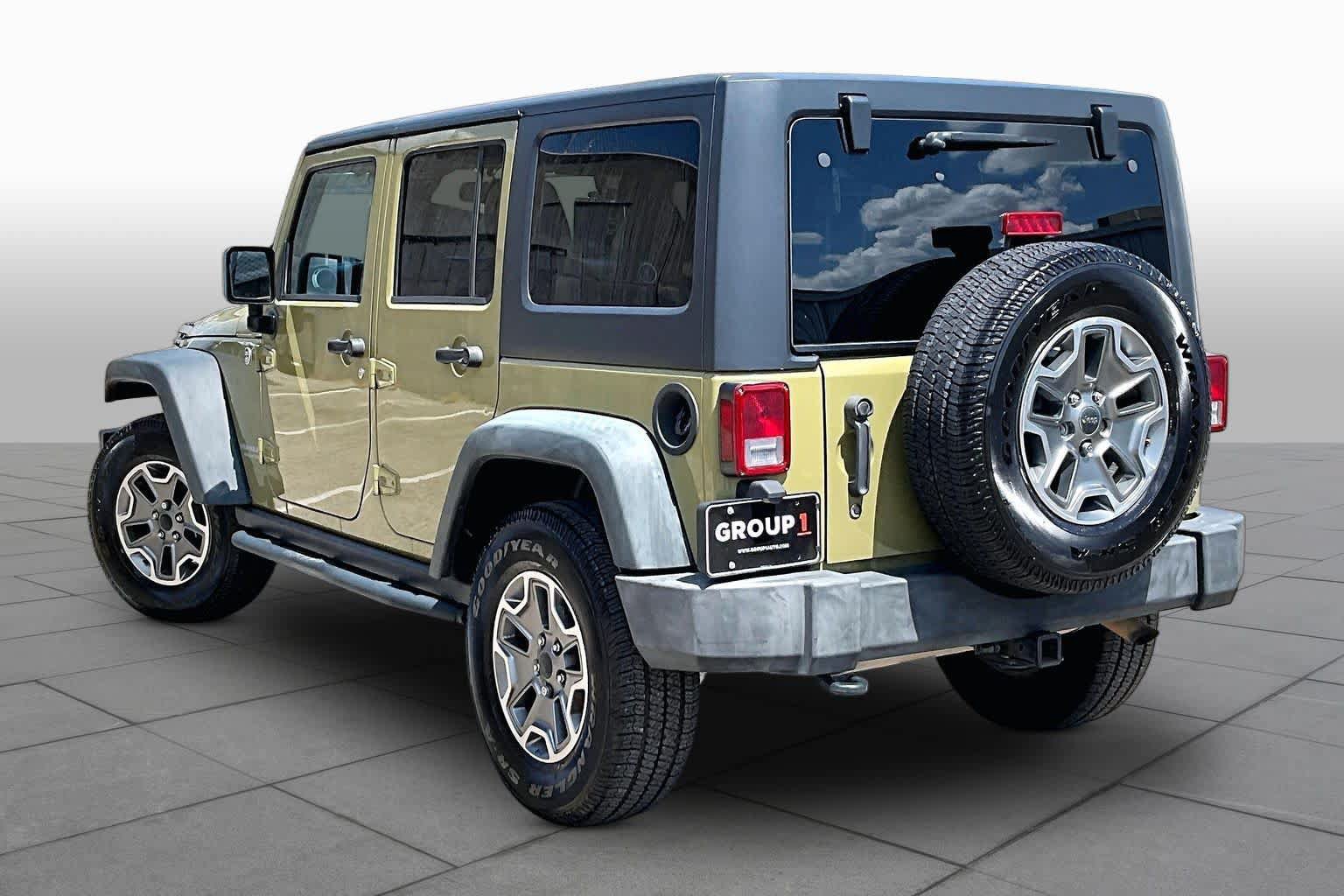 Used 2013 Jeep Wrangler Unlimited Rubicon w/ Connectivity Group AWD/4WD image 13