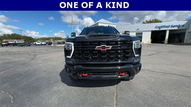 Certified 2024 Chevrolet Silverado 2500 ZR2 w/ LPO, Dark Essentials Package image 4