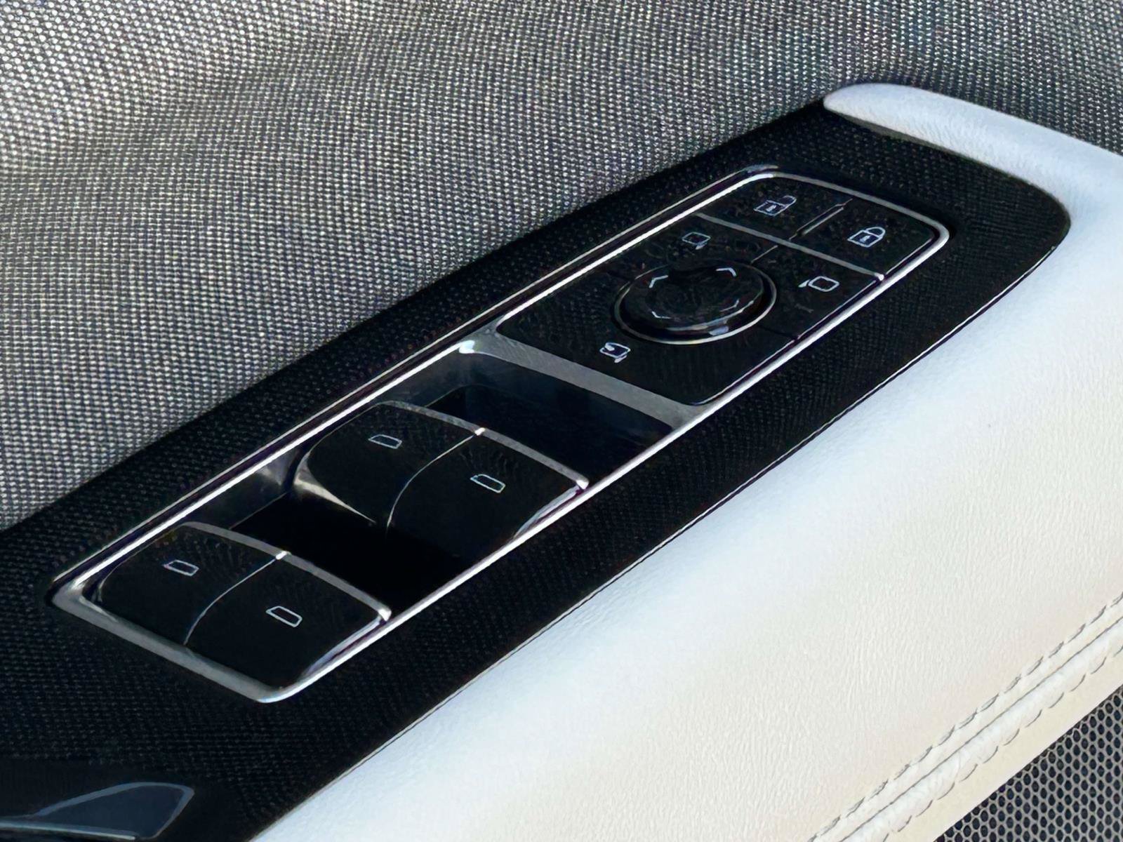 New 2026 Cadillac Escalade IQL Sport 1 w/ LPO, ONYX Package AWD/4WD image 18