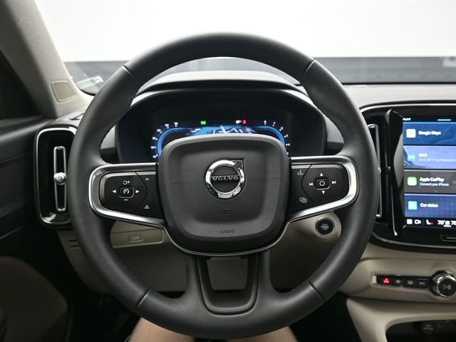 Used 2023 Volvo XC40 B5 Plus w/ Protection Package Premier image 22