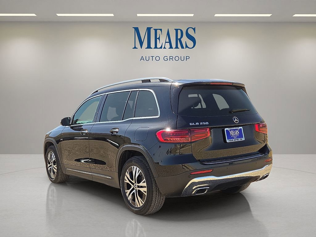 Used 2025 Mercedes-Benz GLB 250 image 3