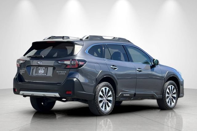 Used 2023 Subaru Outback Touring AWD/4WD image 4