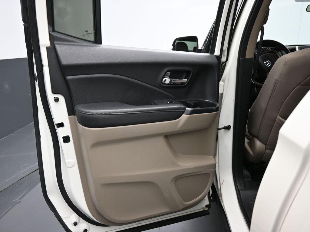 Used 2017 Honda Ridgeline RTS image 34