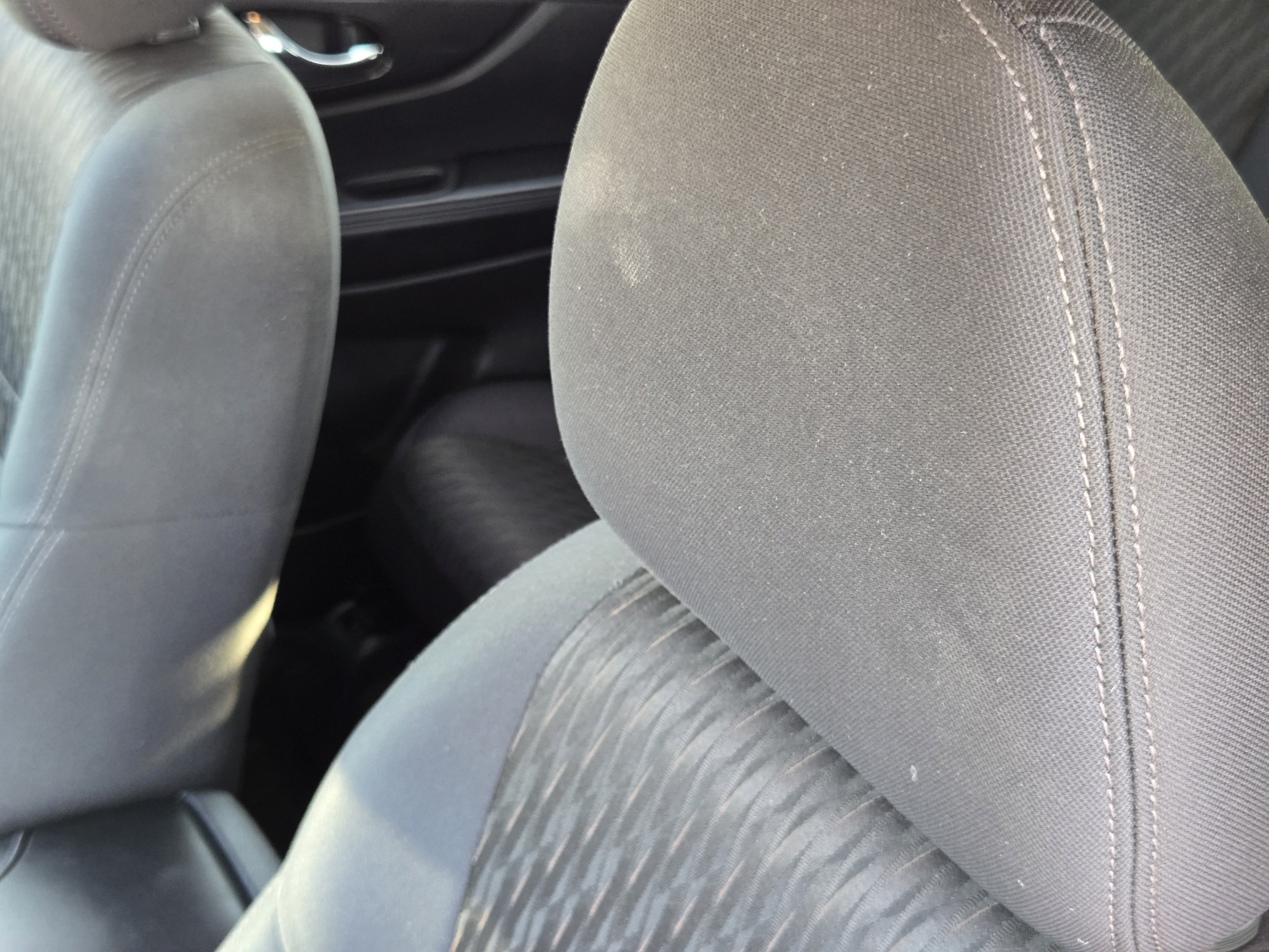 Used 2018 Nissan Rogue SV w/ Sun & Sound Touring Package AWD/4WD image 11