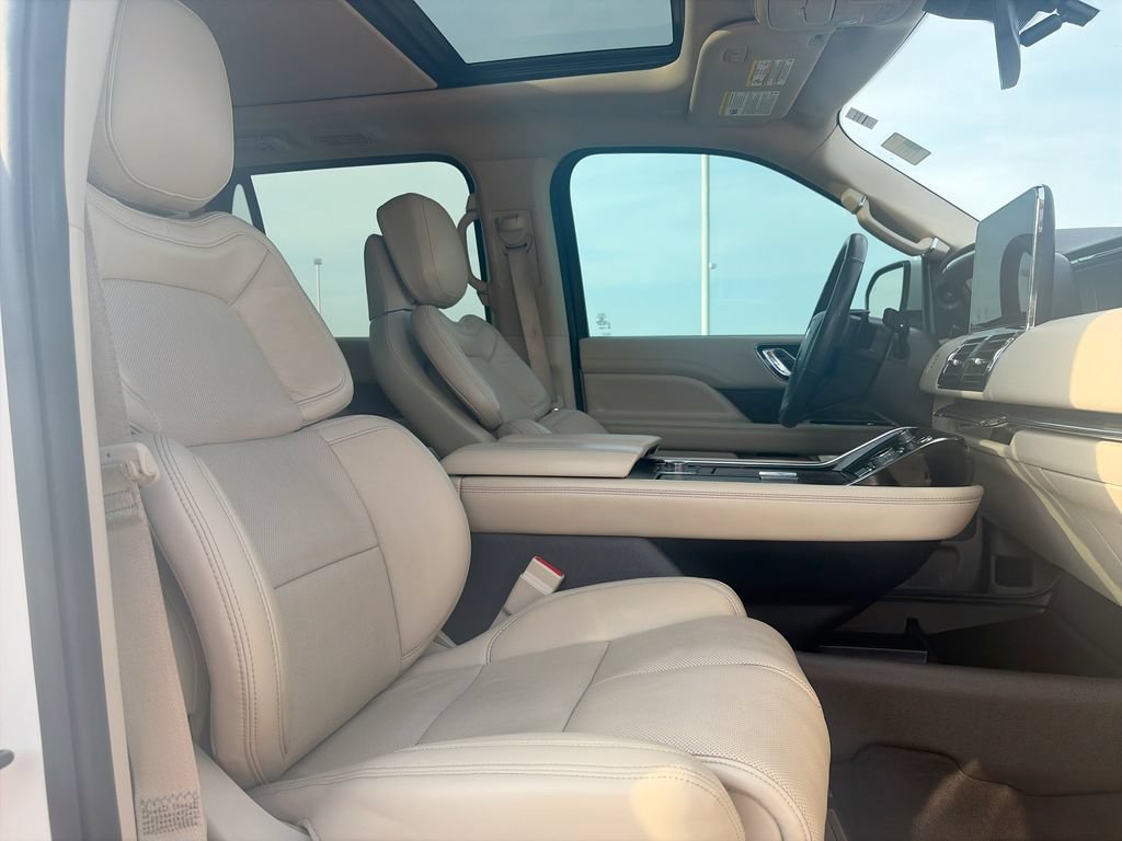 Used 2020 Lincoln Navigator Reserve w/ Equipment Group 208A Reserve AWD/4WD image 29