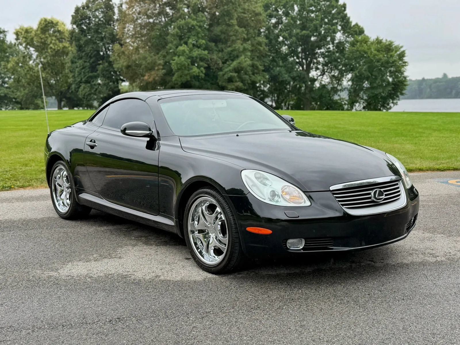 Used 2002 Lexus SC 430 Convertible RWD image 2