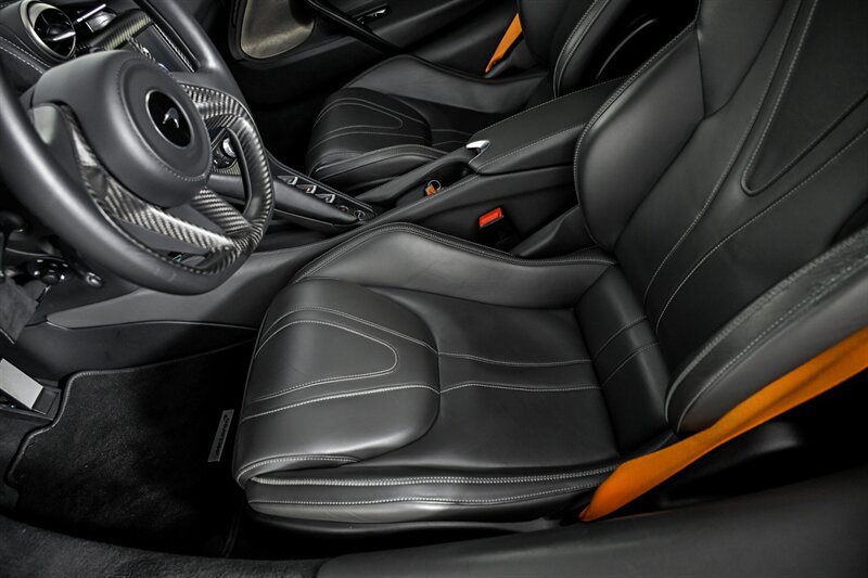 Used 2019 McLaren 720S RWD image 19