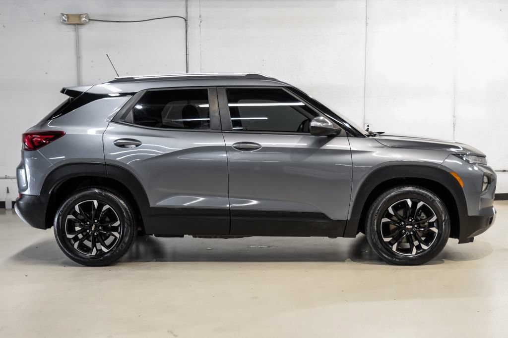 Used 2021 Chevrolet TrailBlazer LT w/ Sun and Liftgate Package FWD image 8