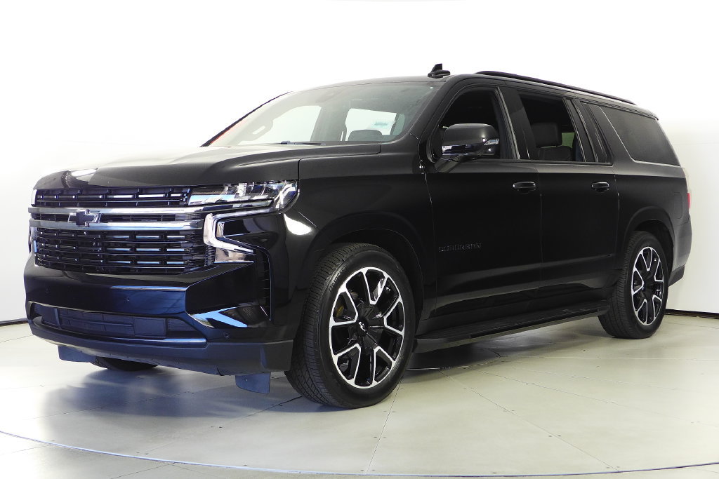 Used 2022 Chevrolet Suburban RST w/ Sport Performance Package AWD/4WD image 2