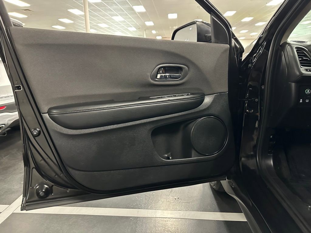 Used 2019 Honda HR-V LX image 13