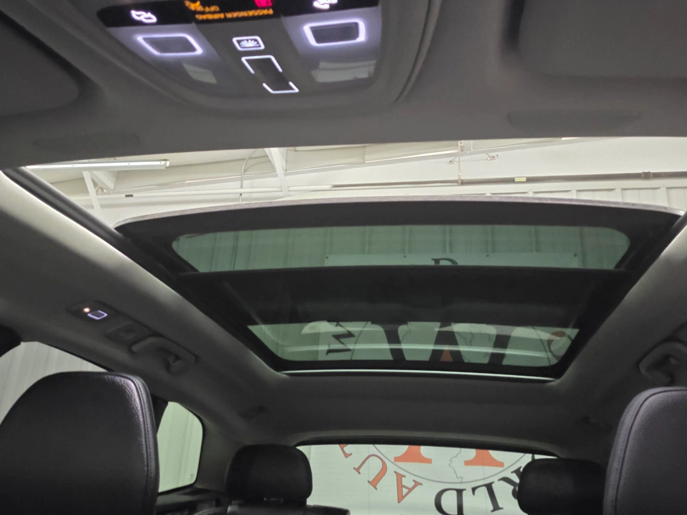 Used 2025 Volvo XC60 B5 Plus image 31