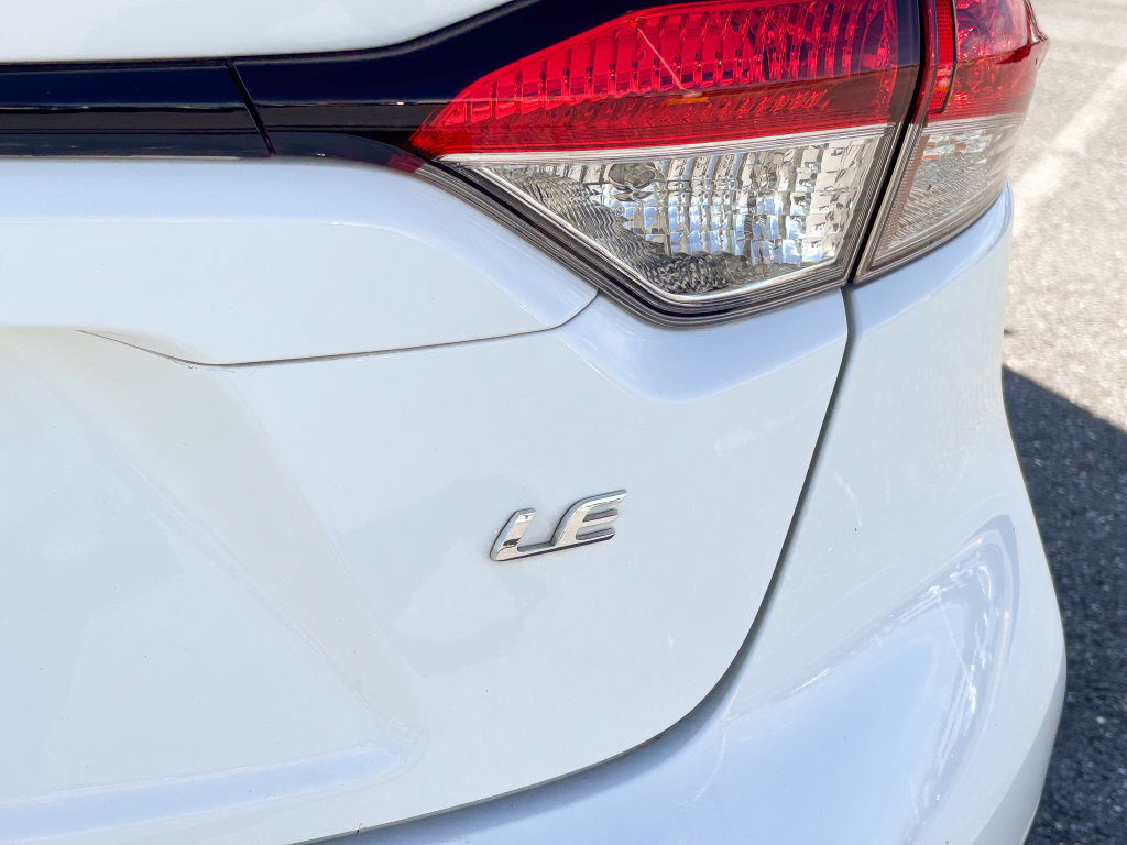 Used 2025 Toyota Corolla LE FWD image 9