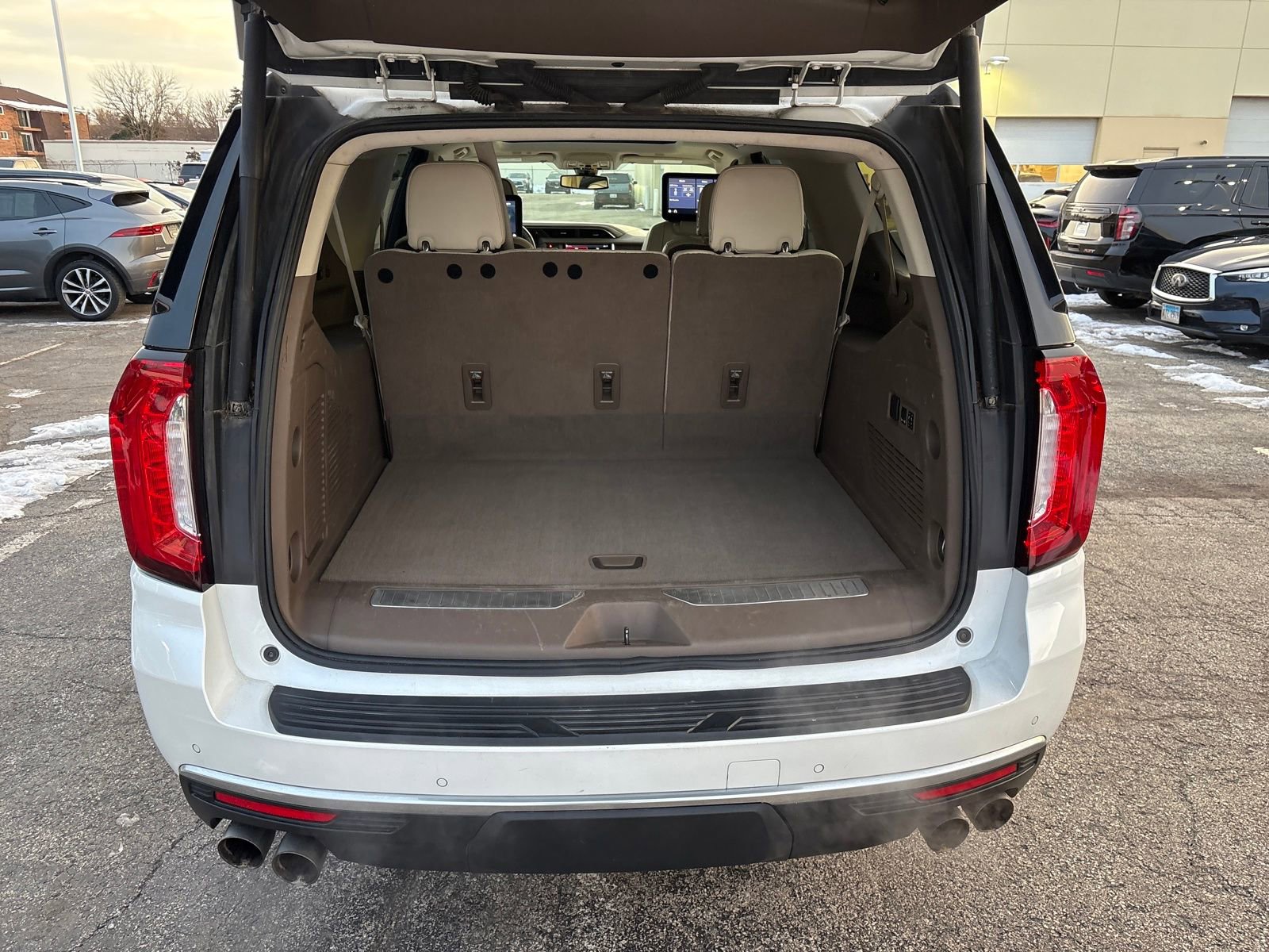 Used 2021 GMC Yukon XL Denali image 23
