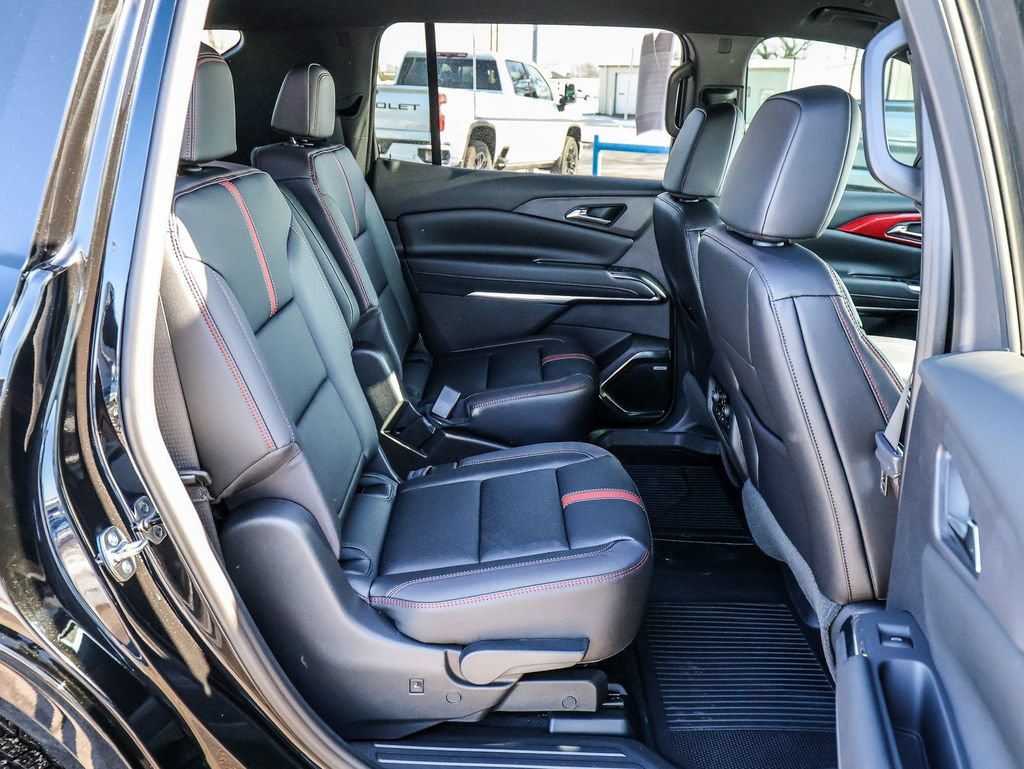 New 2026 Chevrolet Traverse RS w/ LPO, Floor Liner Package FWD image 42