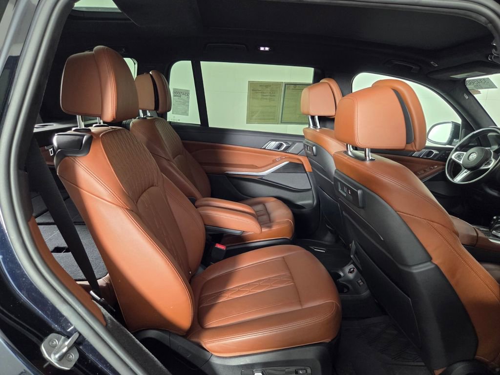 Used 2022 BMW X7 xDrive40i w/ M Sport Package image 29