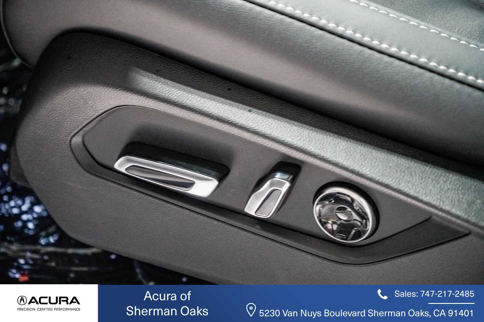 Used 2025 Acura MDX SH-AWD w/ Technology Package image 42