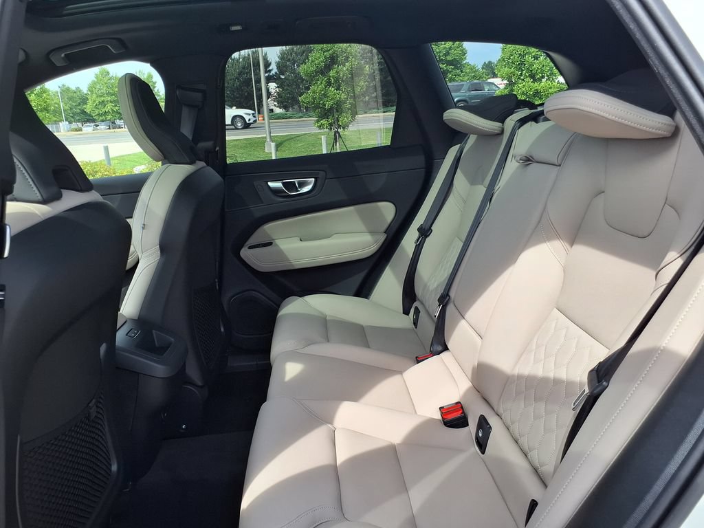 New 2026 Volvo XC60 B5 Plus w/ Protection Package Premier AWD/4WD image 16