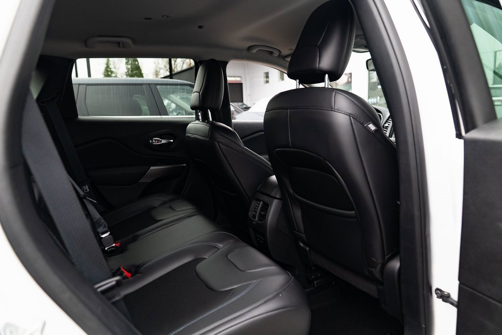 Used 2020 Jeep Cherokee Latitude w/ Quick Order Package 26F North image 24