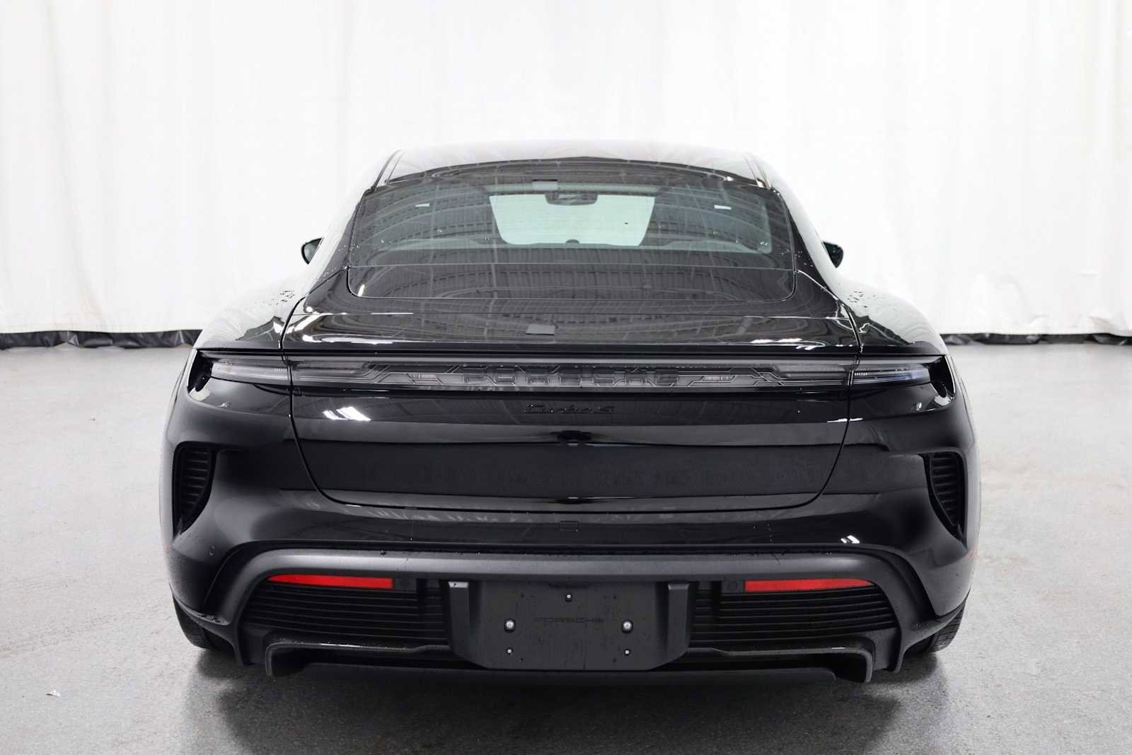 New 2025 Porsche Taycan Turbo image 7