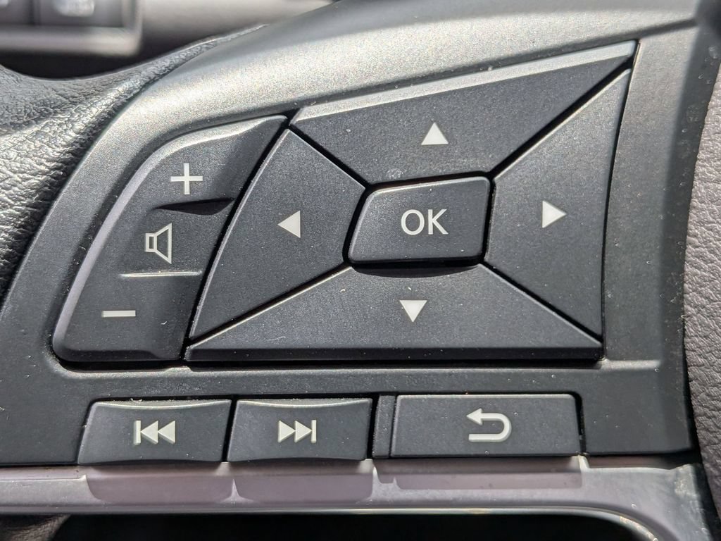 Used 2025 Nissan Altima 2.5 SV FWD image 25