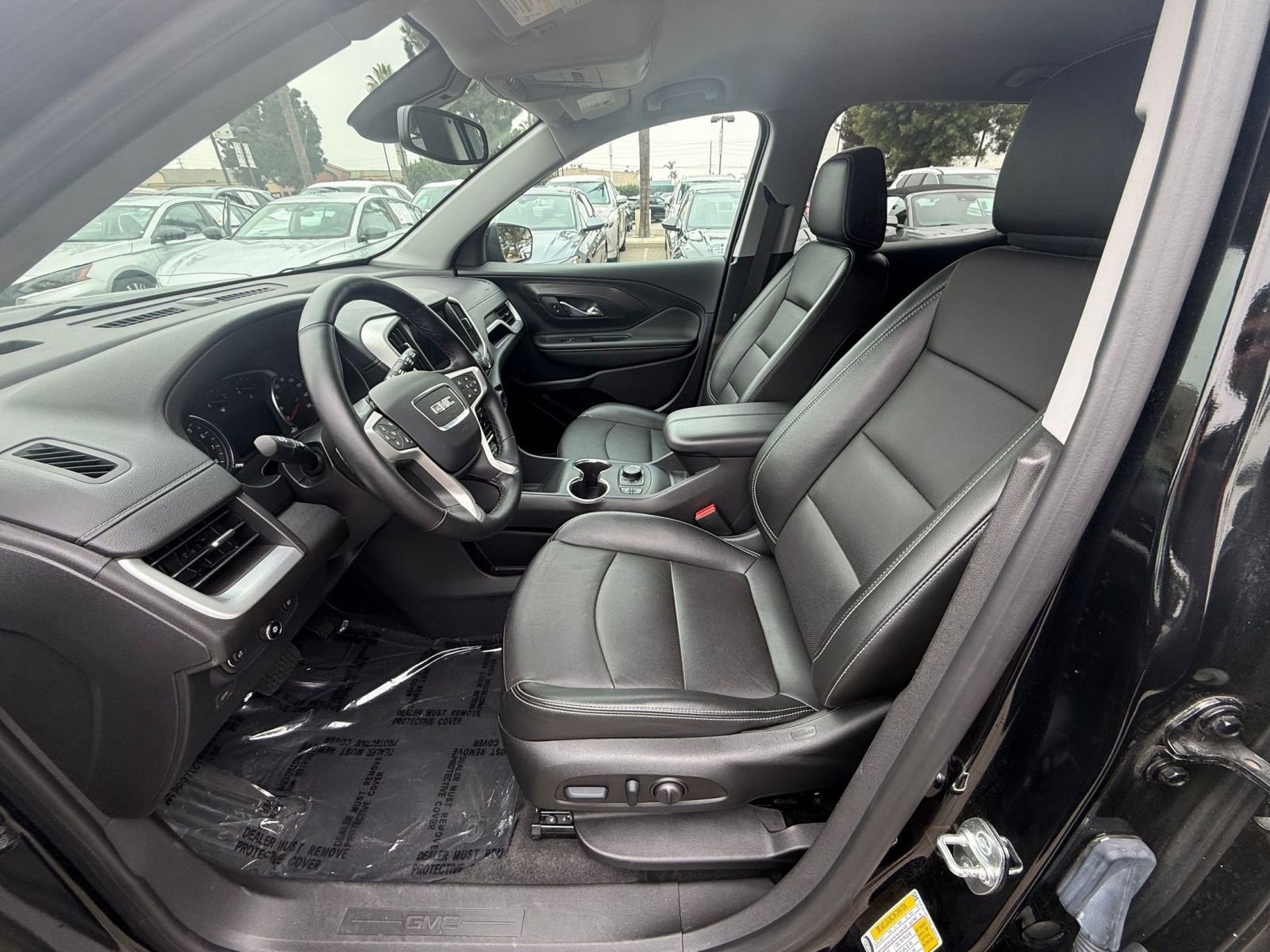 Used 2024 GMC Terrain SLT image 23