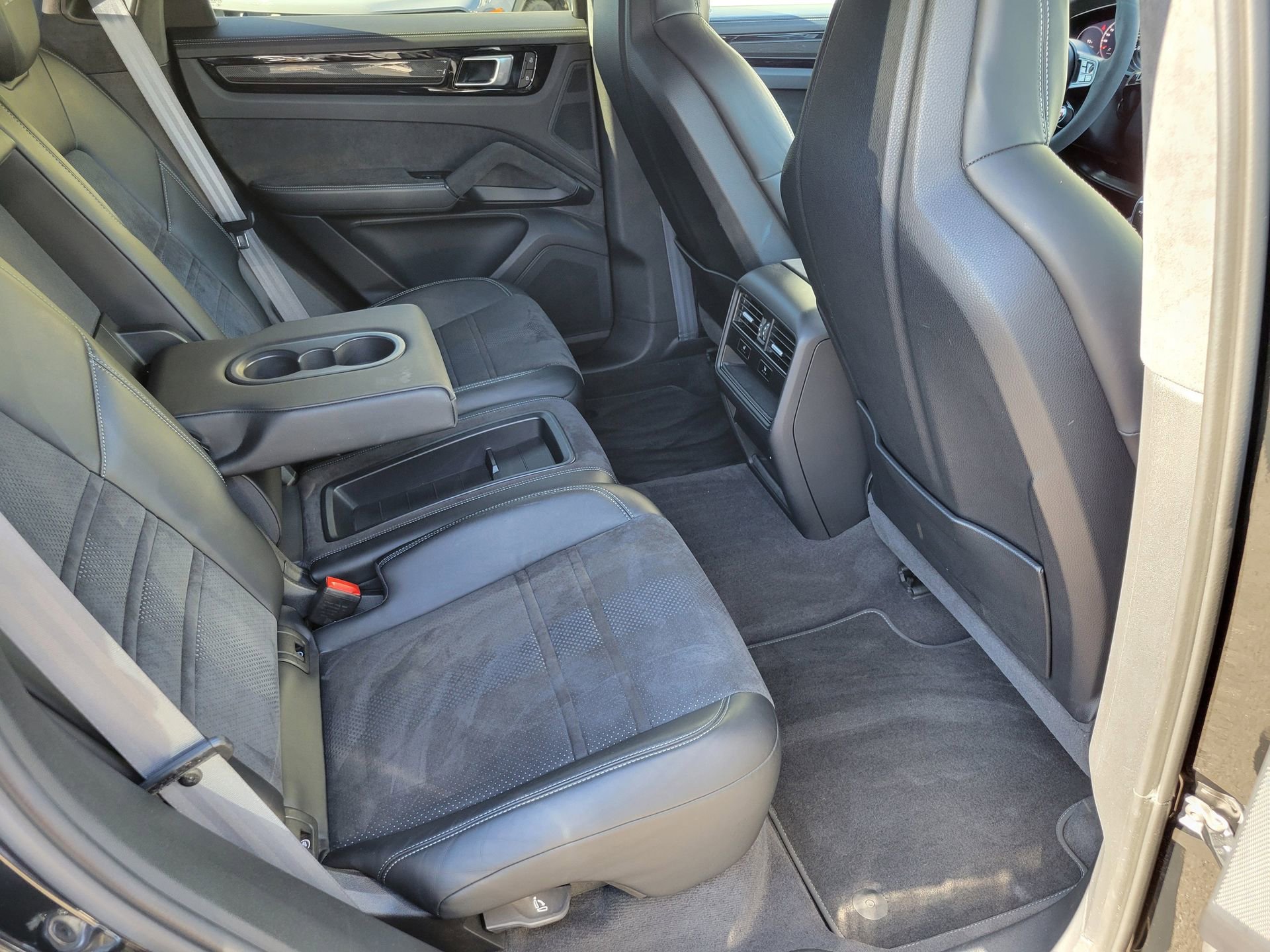 Certified 2023 Porsche Cayenne Turbo GT image 28