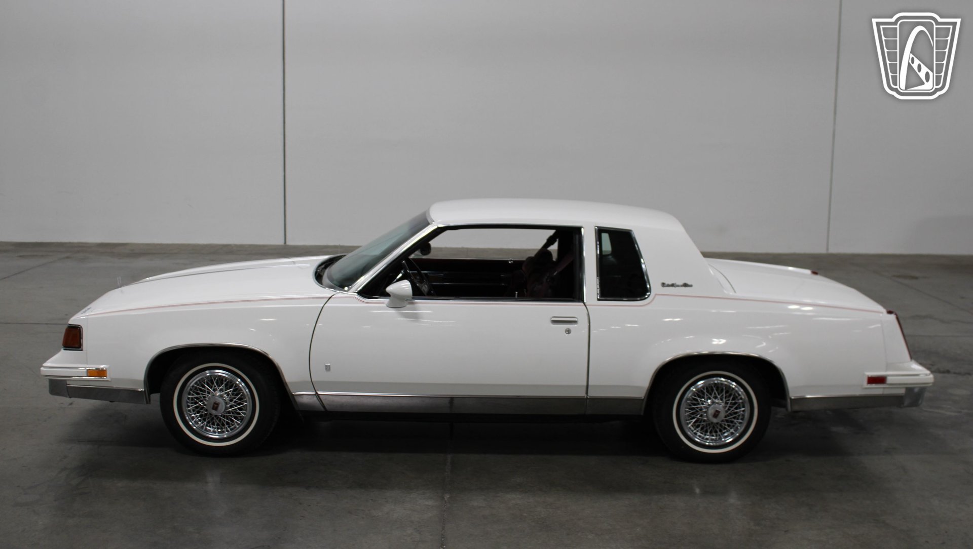 Used 1988 Oldsmobile Cutlass Supreme Classic Brougham RWD image 4