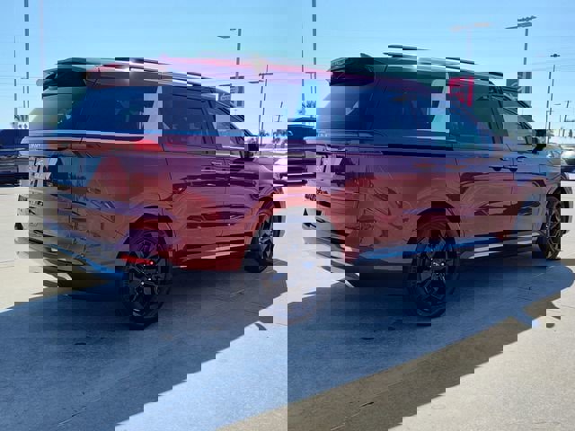 Used 2022 Kia Carnival SX Prestige image 8