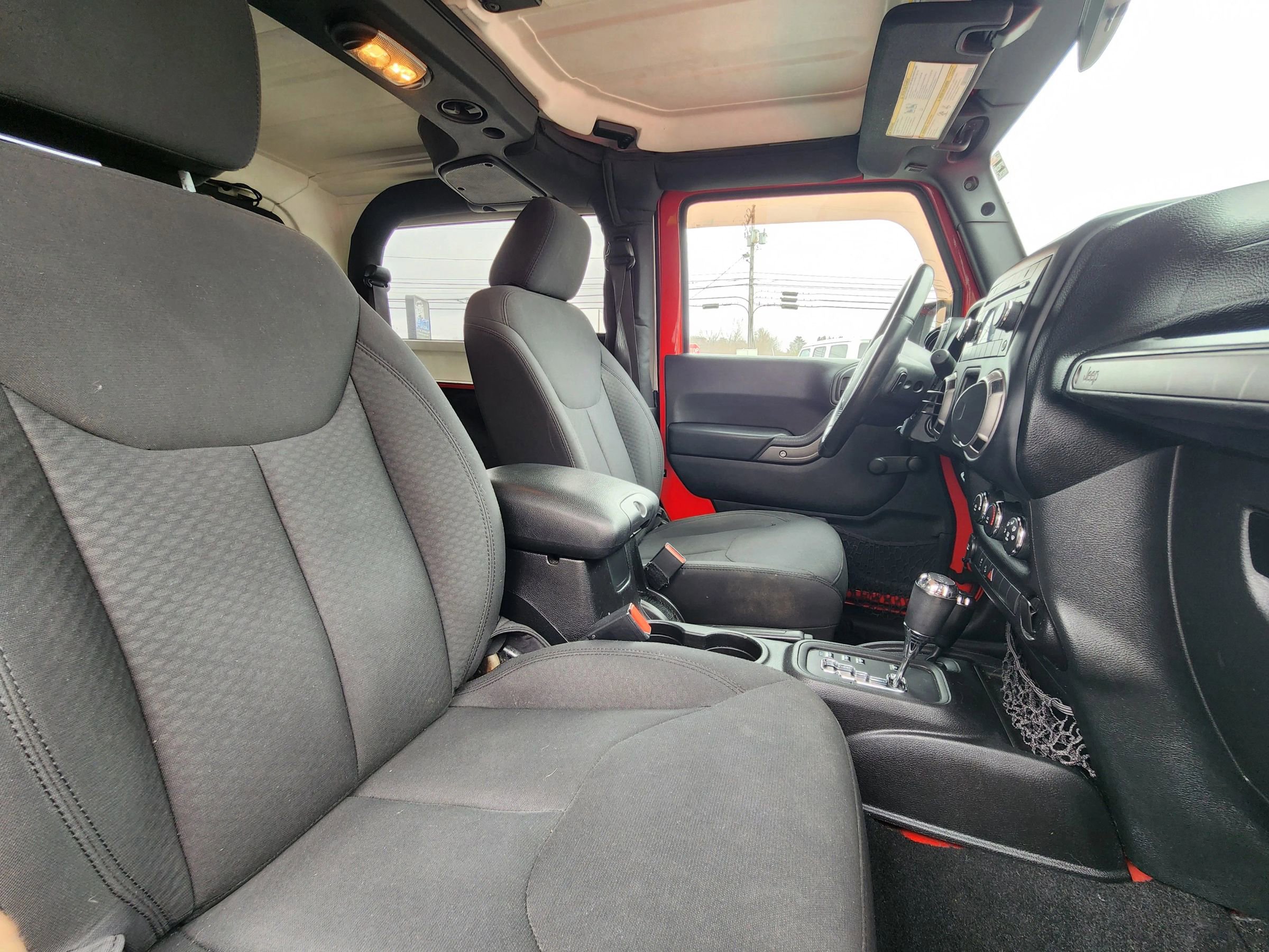 Used 2016 Jeep Wrangler Sport w/ Connectivity Group AWD/4WD image 39