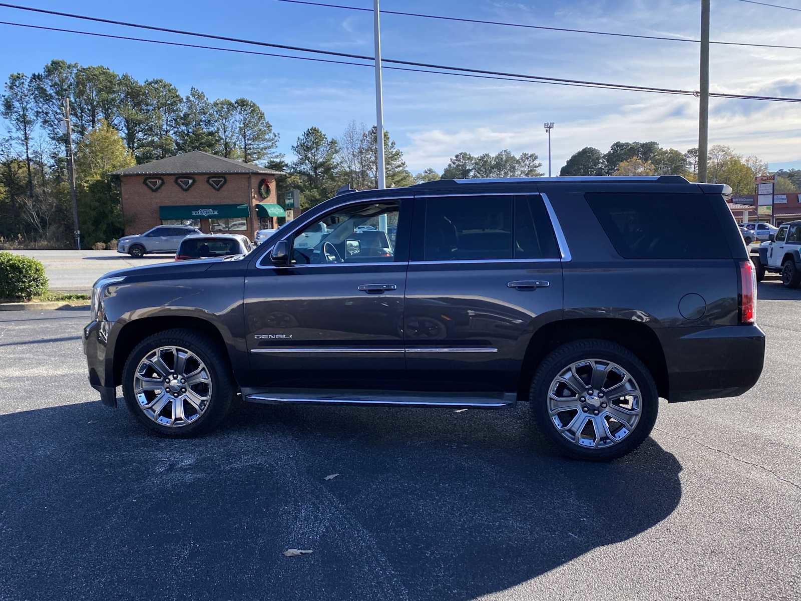 Used 2015 GMC Yukon Denali w/ Open Road Package image 8