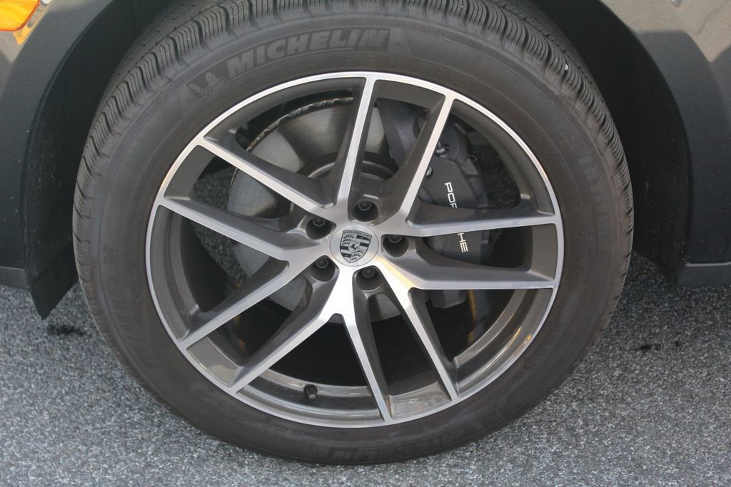 Certified 2026 Porsche Macan image 15