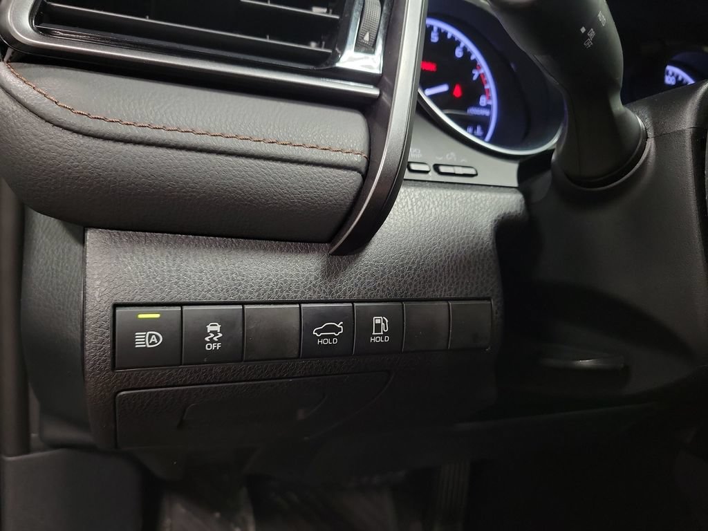 Used 2019 Toyota Camry XLE FWD image 22
