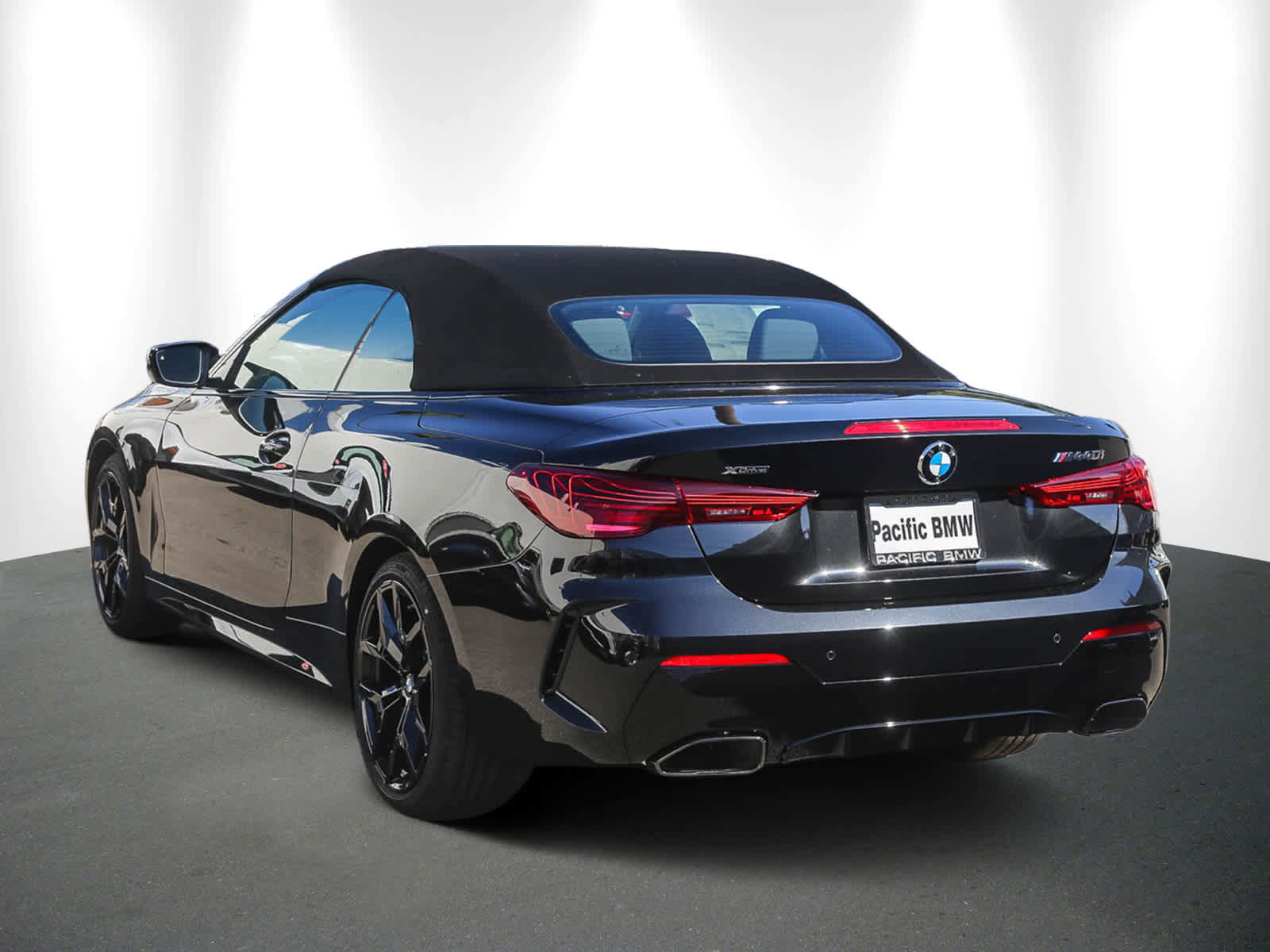 New 2026 BMW 440i xDrive Convertible w/ Premium Package image 4