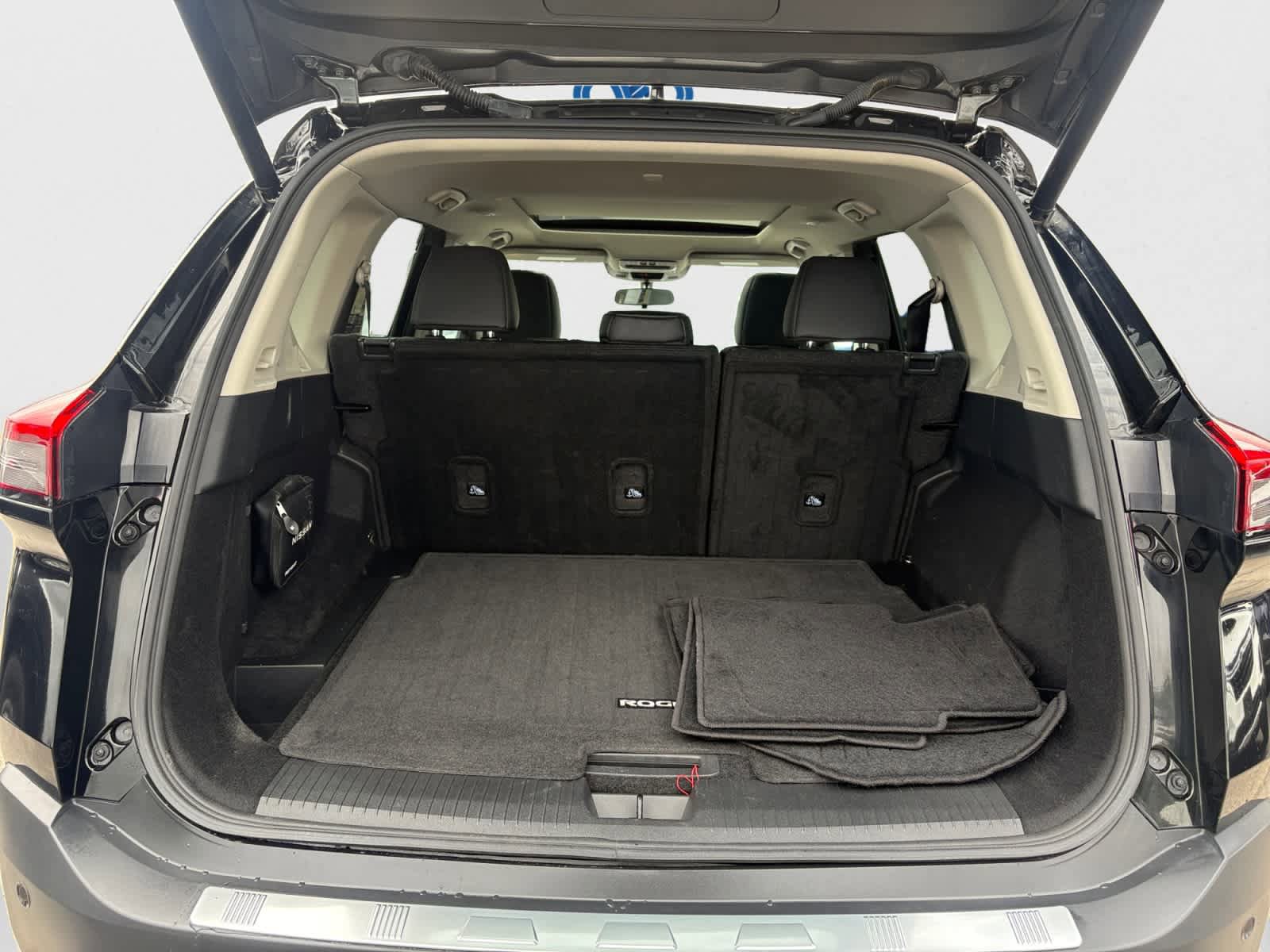 Used 2023 Nissan Rogue SV w/ SV Premium B Package AWD/4WD image 18