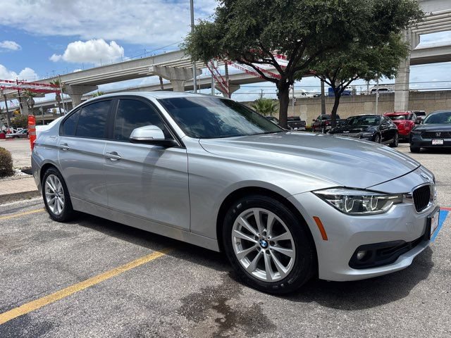 Used 2018 BMW 320i Sedan RWD image 7