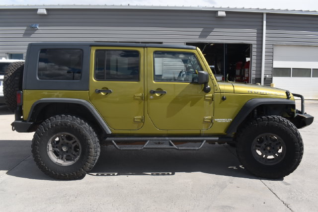 Used 2010 Jeep Wrangler Unlimited Rubicon AWD/4WD image 4