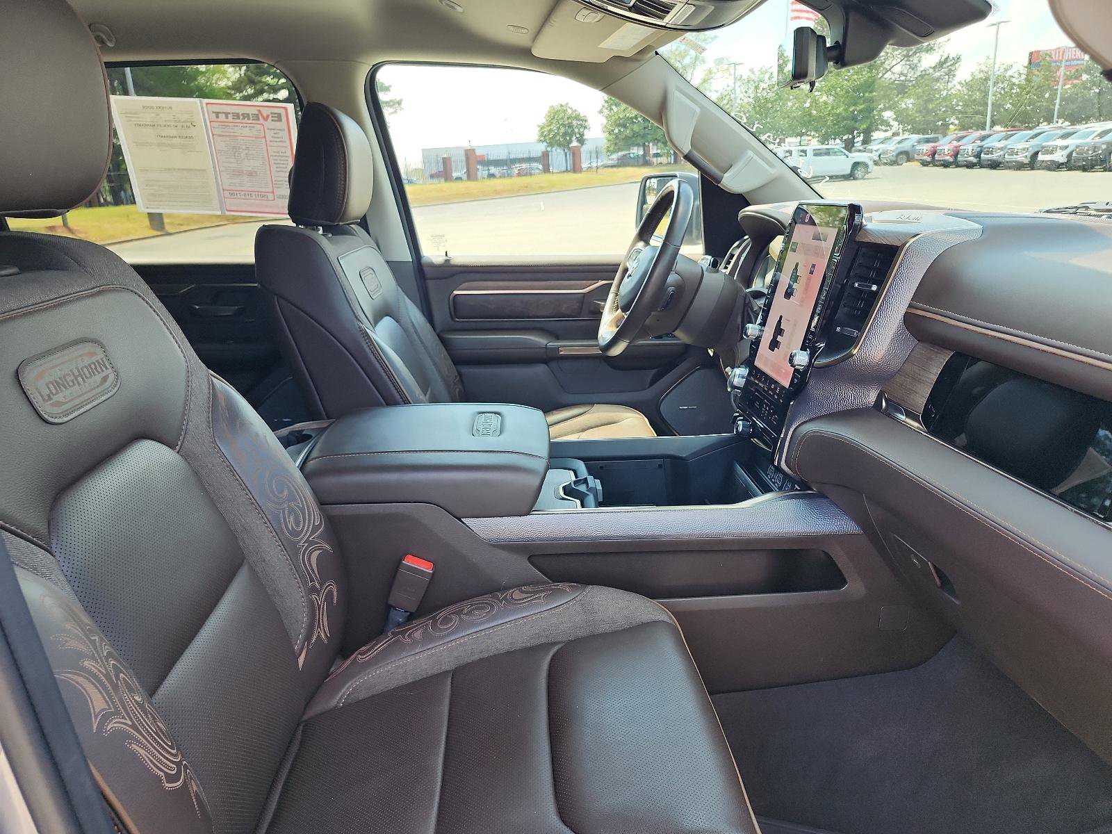 Used 2025 RAM 1500 Limited image 10