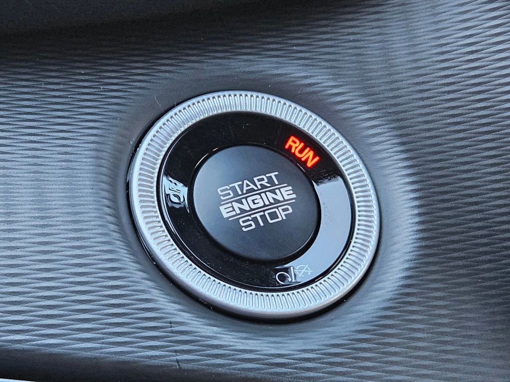 New 2025 Jeep Grand Cherokee Altitude image 24