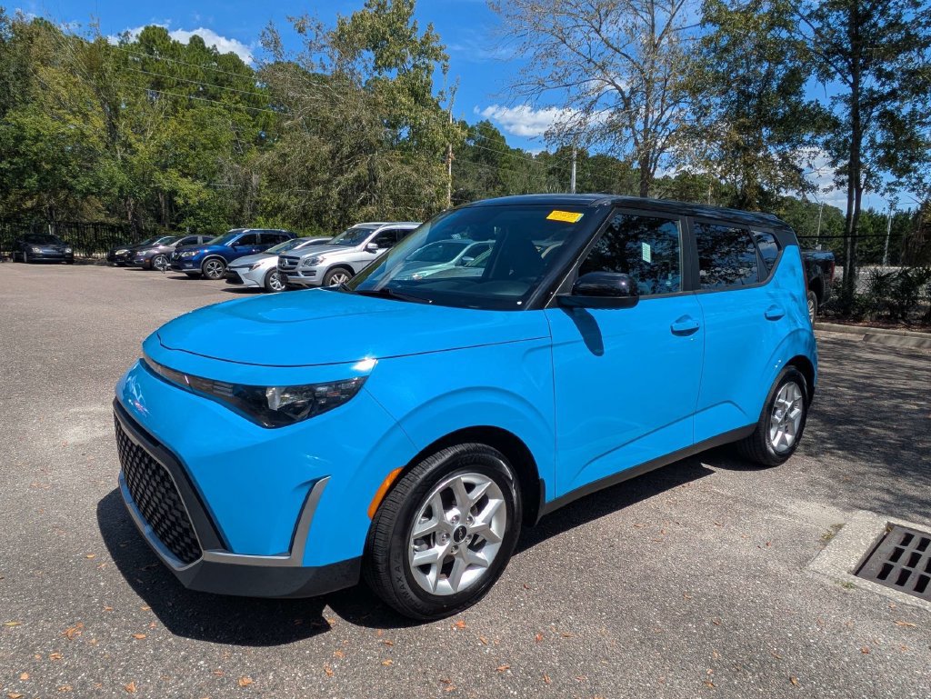 Used 2023 Kia Soul S FWD image 7