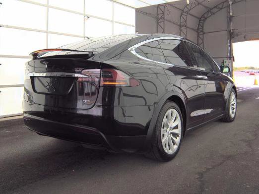 Used 2018 Tesla Model X 75D image 2