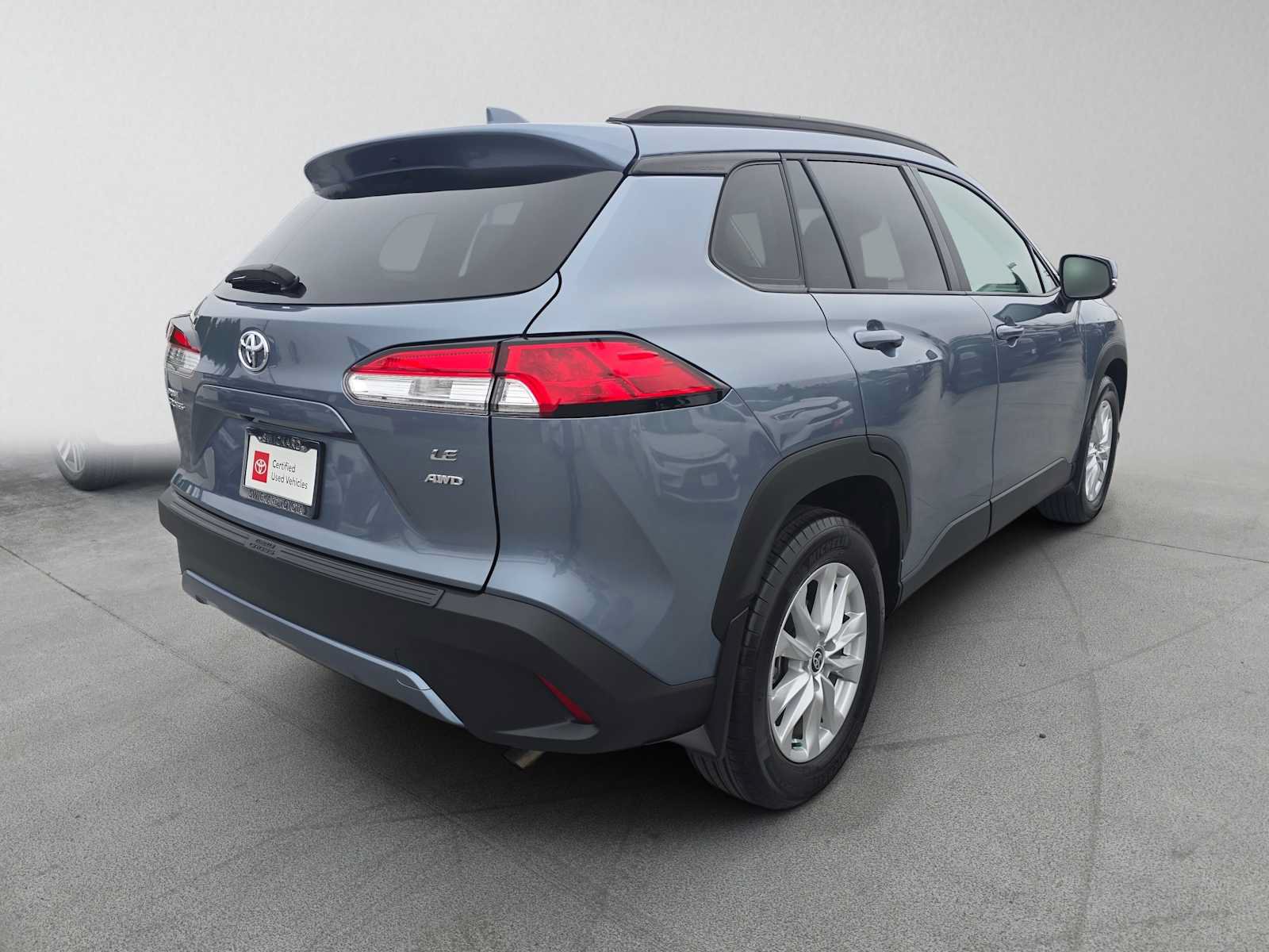 Used 2024 Toyota Corolla Cross LE AWD/4WD image 3