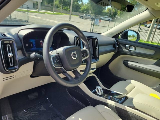 Used 2024 Volvo XC40 B5 Plus w/ Protection Package Premier AWD/4WD image 18