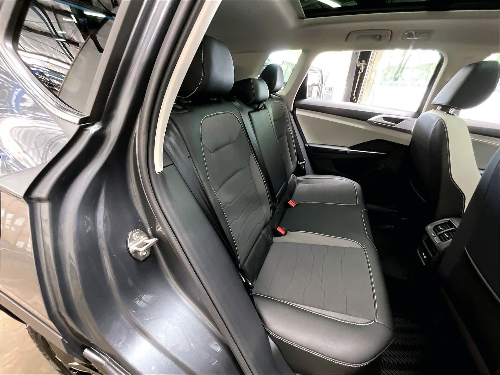 New 2026 Volkswagen Taos SE FWD image 27