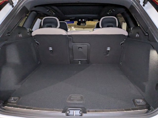 New 2026 Volvo XC60 B5 Plus w/ Protection Package Premier AWD/4WD image 27