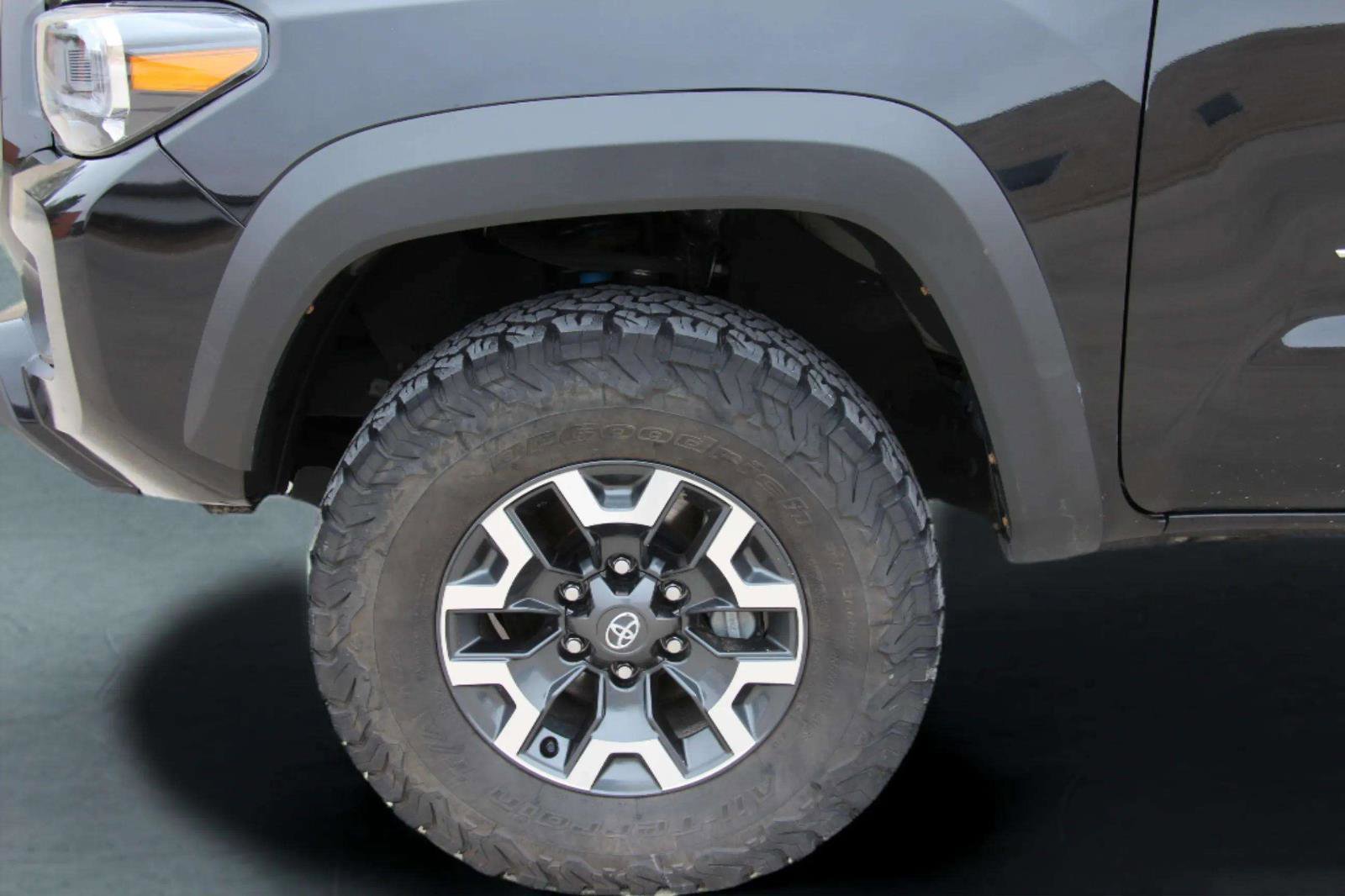 Used 2022 Toyota Tacoma TRD Off-Road image 11