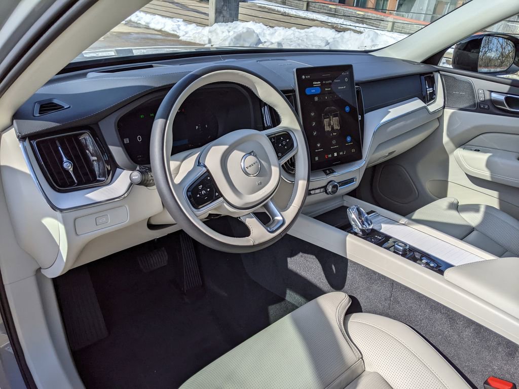 Certified 2026 Volvo XC60 B5 Ultra w/ Protection Package Premier image 8